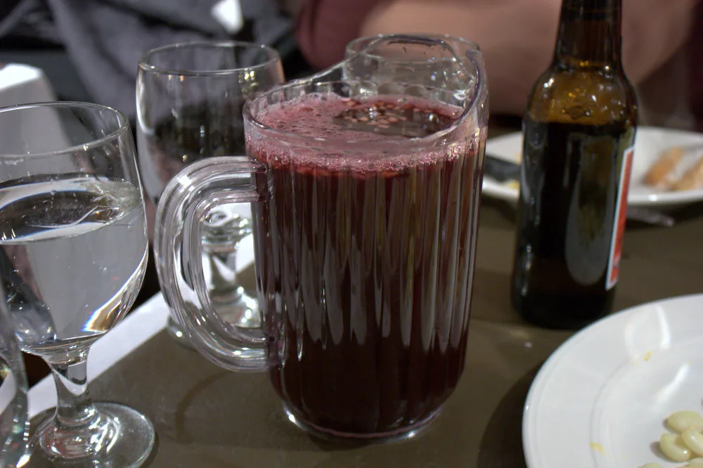 Vaso de chicha morada con canela